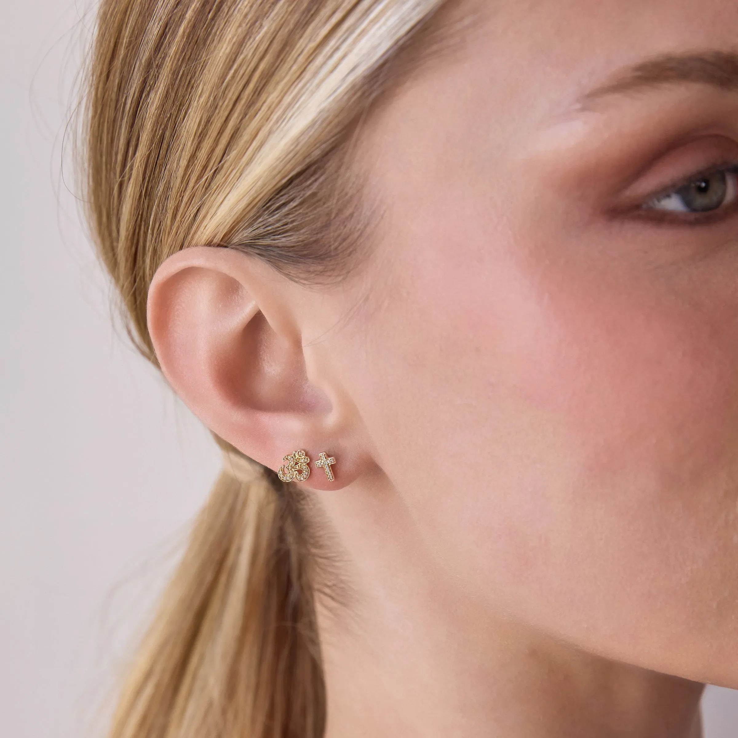 Pav Charm Stud - Cross